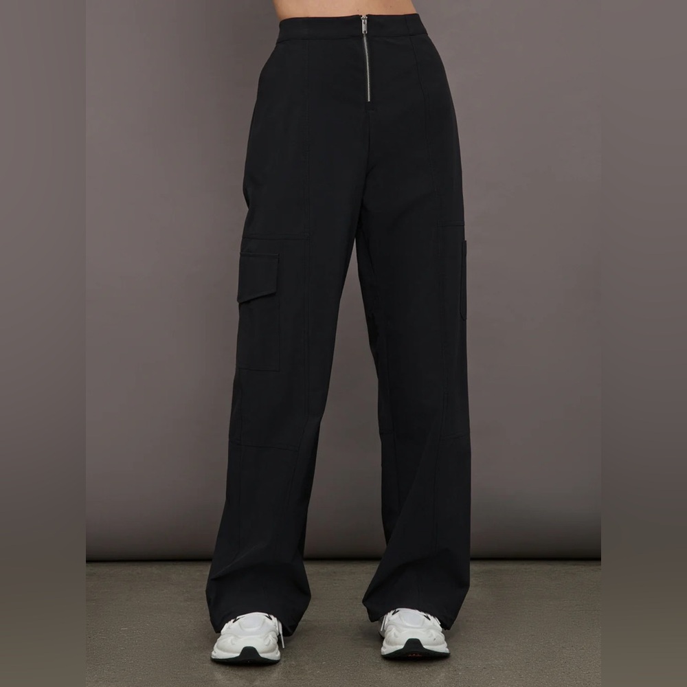 Bandier Quincy Cargo Pants Black Size Small New